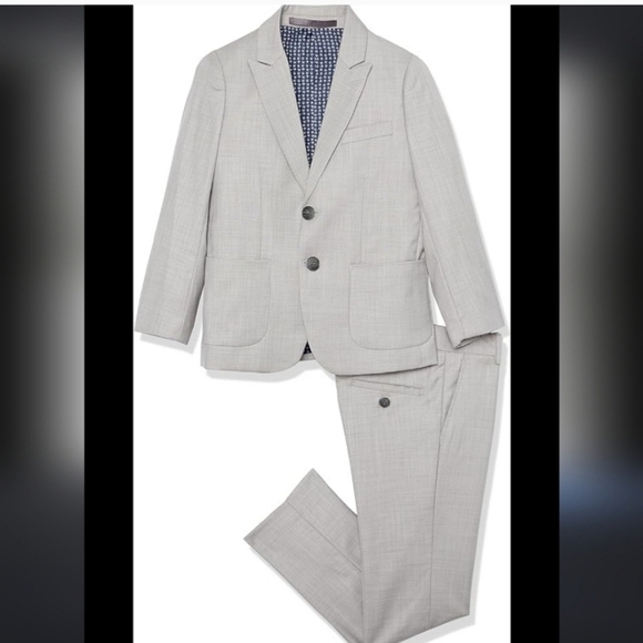 Isaac Mizrahi Slim Fit Light Grey 2 Piece Suit Size 6